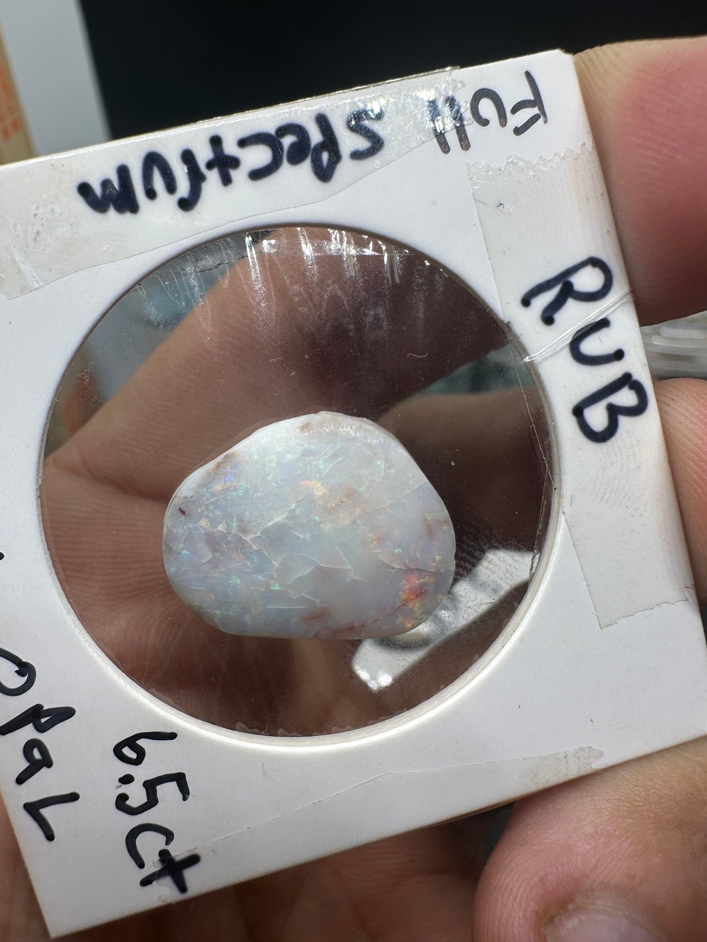 Australian light opal Rub