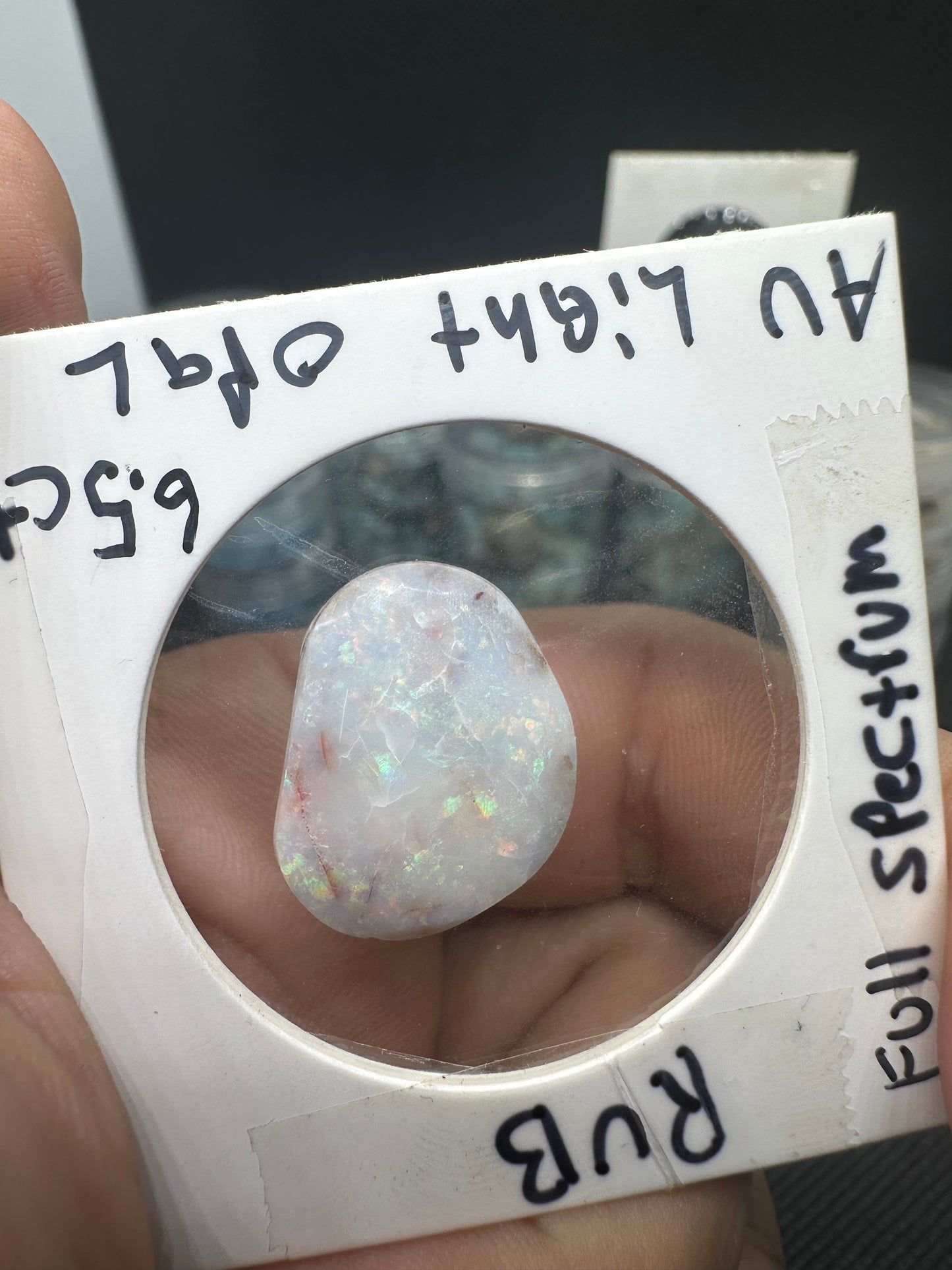 Australian light opal Rub
